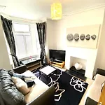 Palm House -Complete Holiday Home In Southsea