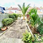 Palm House -Complete Holiday Home In Southsea