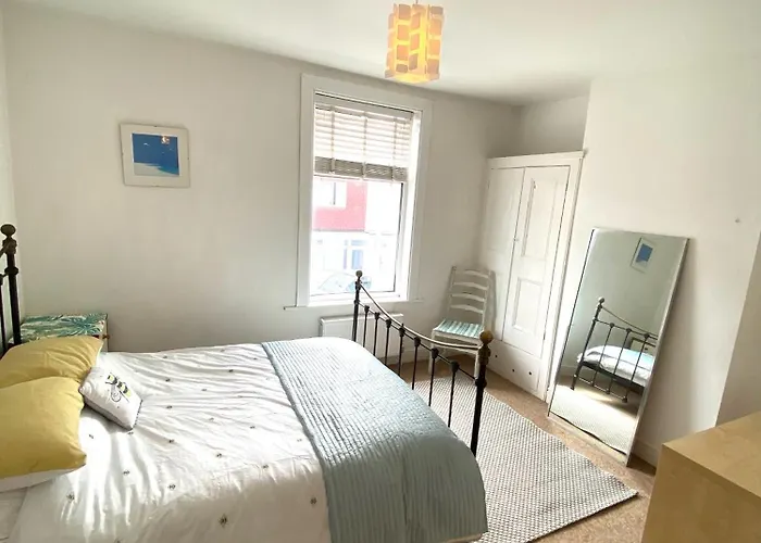 Palm House -Complete Holiday Home In Southsea