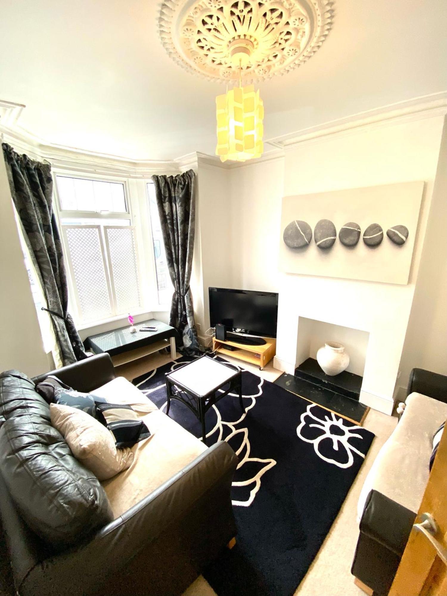 Palm House -complete In Southsea *